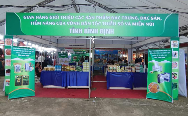 Thiết kế thi c&ocirc;ng backdrop gian h&agrave;ng hội chợ chuy&ecirc;n nghiệp, trọn g&oacute;i tại TPHCM