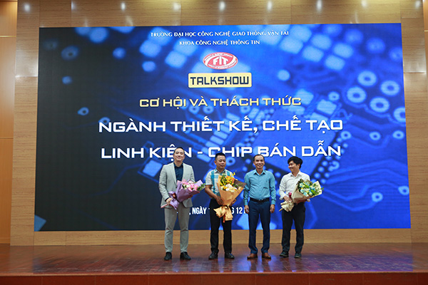 Mẫu backdrop talkshow sự kiện Cơ hội & Th&aacute;ch thức ng&agrave;nh thiết kế 