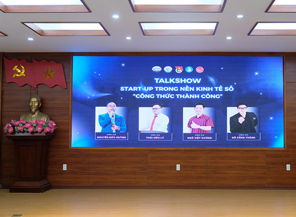 Mẫu backdrop talkshow m&agrave;n h&igrave;nh LED