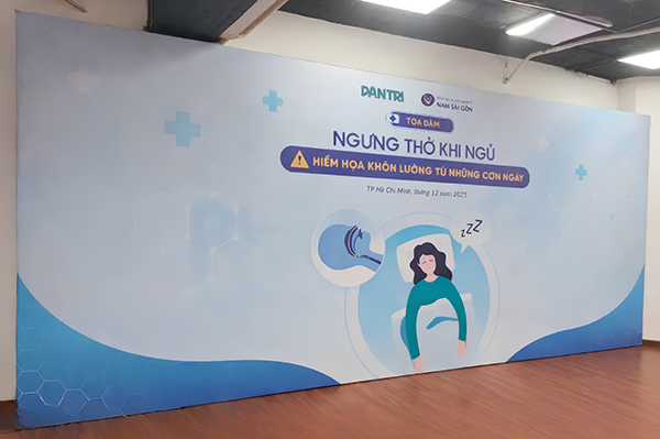 Mẫu backdrop talkshow in bạt Hiflex gi&aacute; rẻ