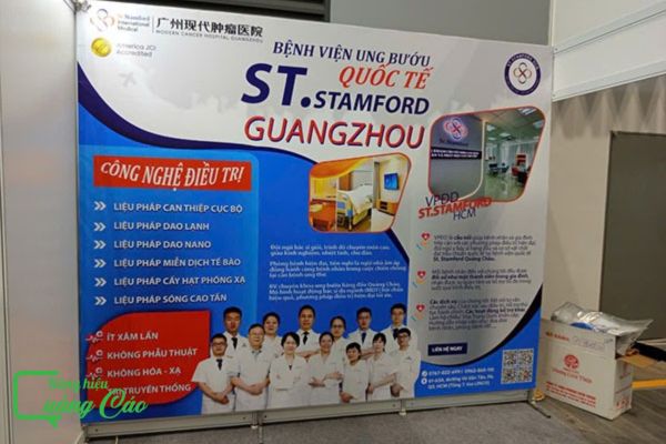 Backdrop gian hàng hội chợ Bệnh viên Ung Bướu
