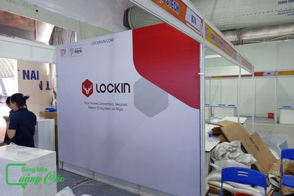 Backdrop gian hàng hội chợ Lockin