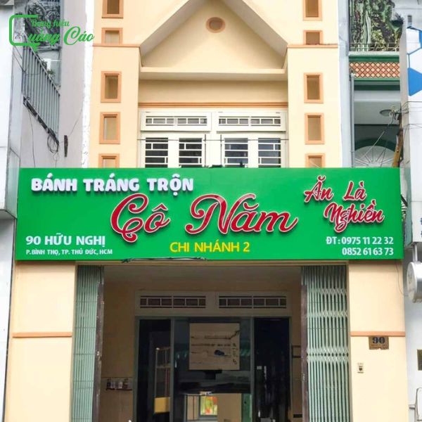 Bảng hiệu ăn vặt bánh tráng trộn Cô Năm