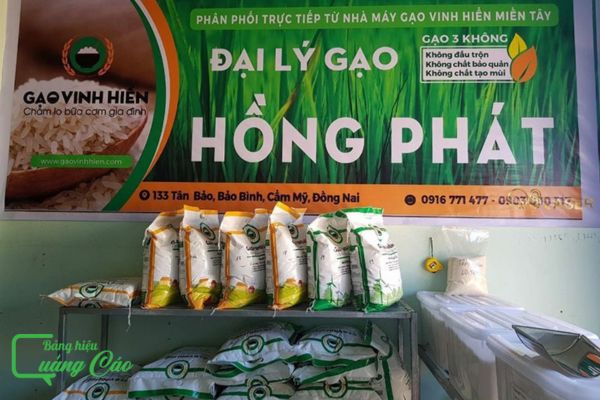 Bảng hiệu bán gạo Hồng Phát