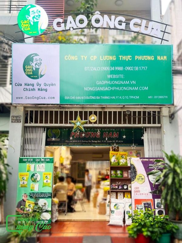 Bảng hiệu bán gạo ông Cua