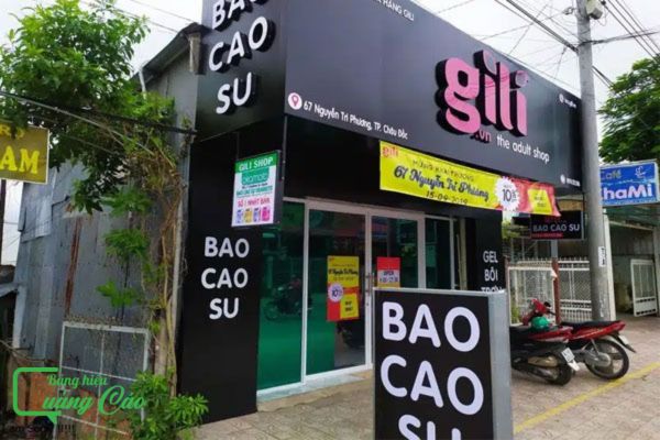 Bảng hiệu bao cao su bằng alu chữ nổi mica Gili