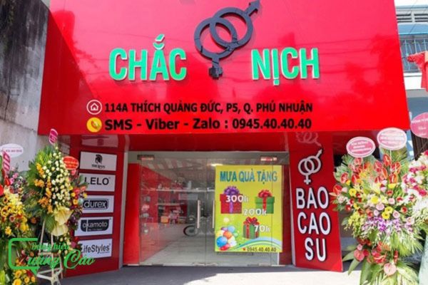Bảng hiệu bao cao su shop Chắc Nịch