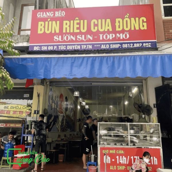 Bảng hiệu bún riêu cua đông Giang Béo