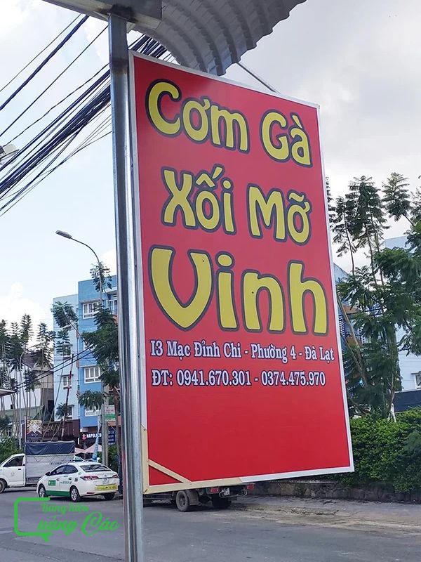 Bảng hiệu cơm gà xối mỡ bạt hiflex Vinh