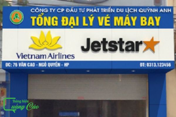 Bảng hiệu đại lý bán vé máy bay Jetstar