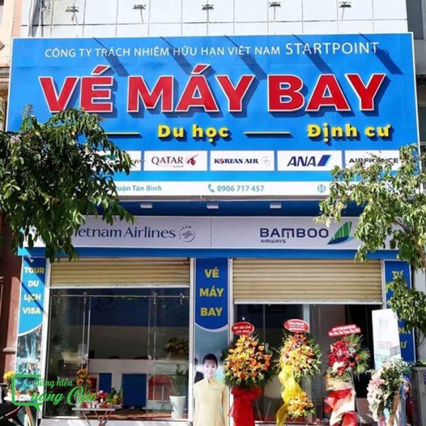 Bảng hiệu đại lý bán vé máy bay Startpoint