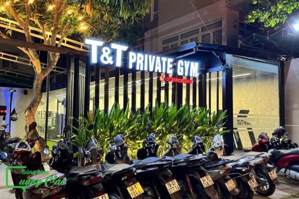 Bảng hiệu gym T&T Private