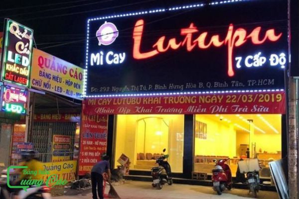Bảng hiệu mì cay Lutubu