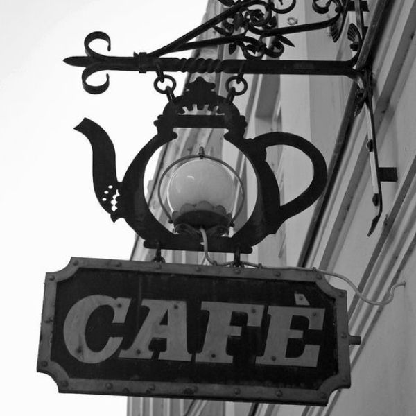 Biển vẫy cafe giả gỗ