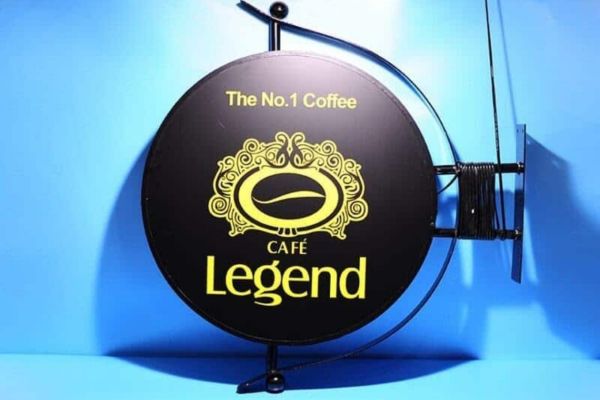 Biển vẫy cafe Legend