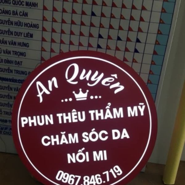 Biển vẫy phun xăm thẩm mỹ An Quyên
