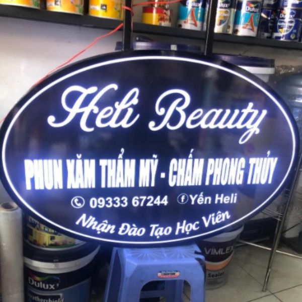 Biển vẫy phun xăm thẩm mỹ Heli Beauty