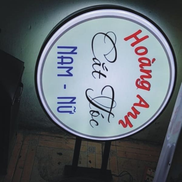 Biển vẫy tóc Hoàng Anh