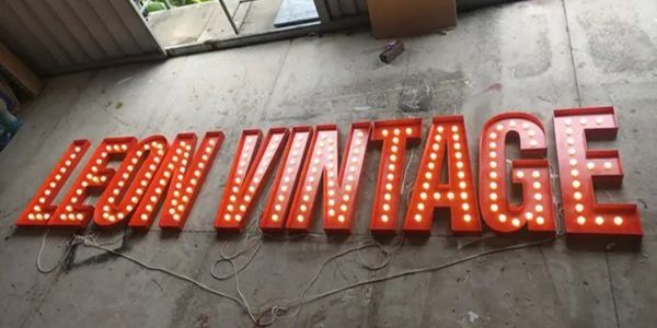 Chữ nổi alu cắm đèn LED Vintage