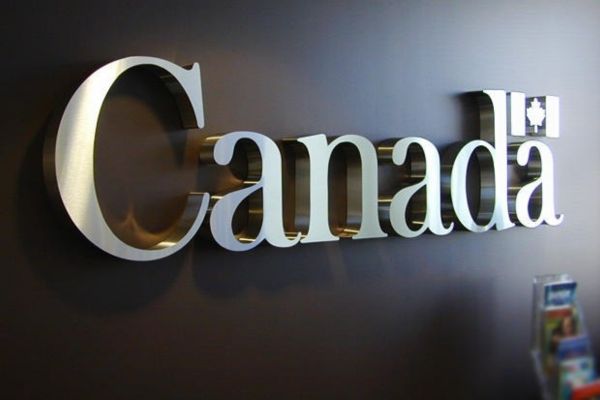 Chữ inox trắng Canada