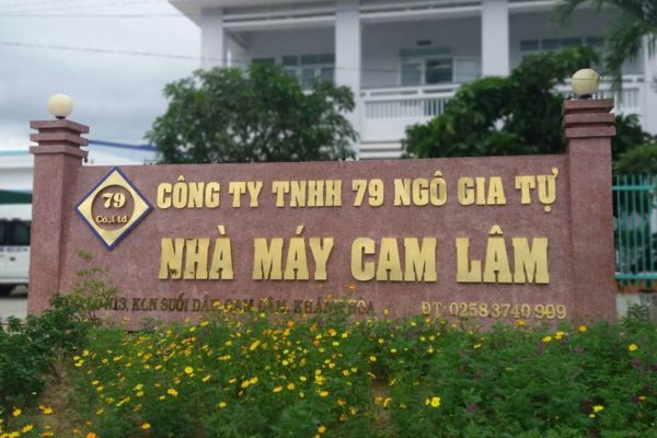 Chữ nổi inox vàng gương nhà máy Cam Lâm