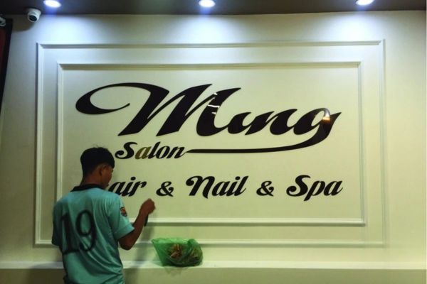 Thi công chữ nổi mica dán tường Nail - Spa