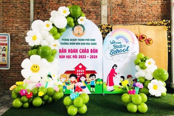 Mẫu backdrop khải giảng cho trường mầm non dễ thương
