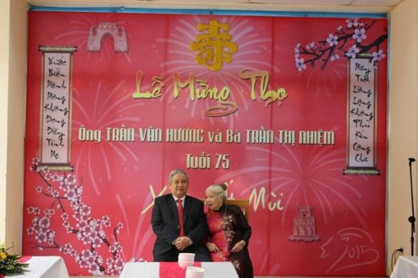 Mẫu backdrop mừng thọ thiết kế theo phong cách truyền thống