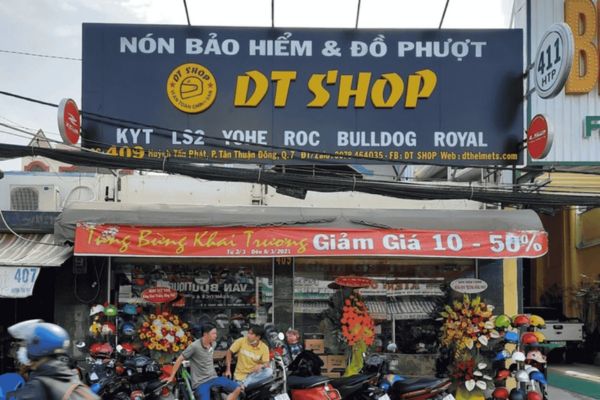 Quy trình làm bảng hiệu shop nón bảo hiểm