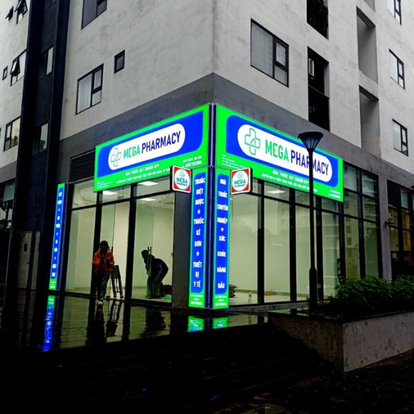 Biển hộp đèn bạt 3M hút nổi nhà thuốc Pharmacy