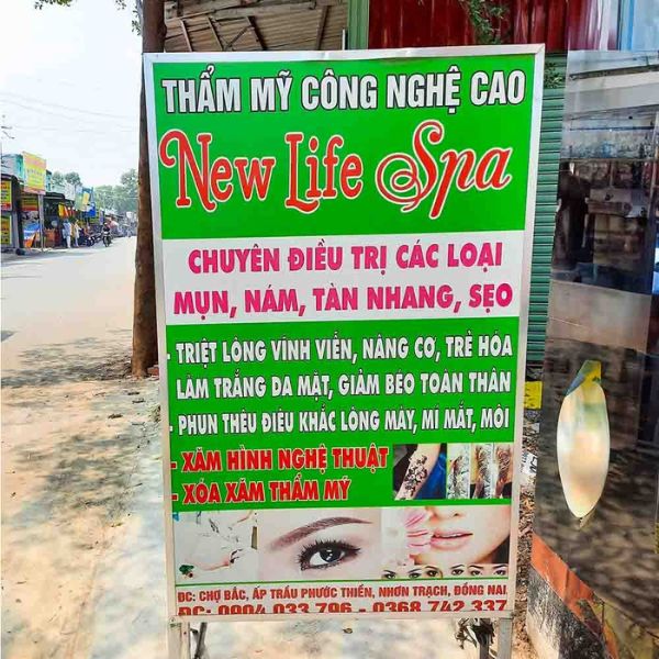 Biển vẫy đứng spa New Life