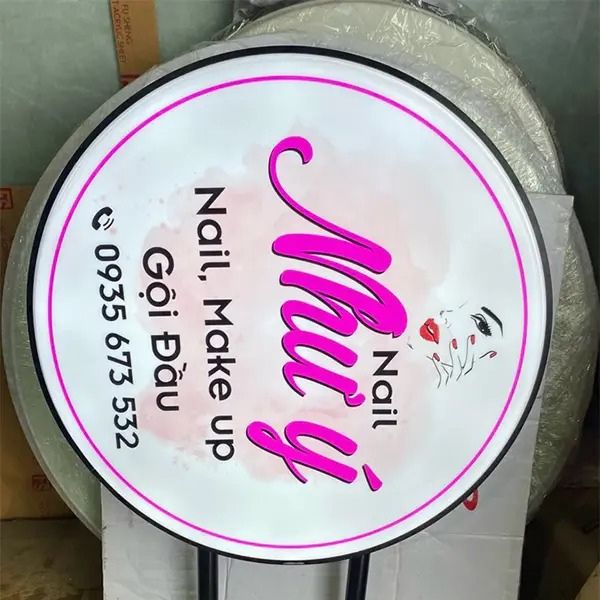 Biển vẫy hộp đèn tiệm Nail Như Ý