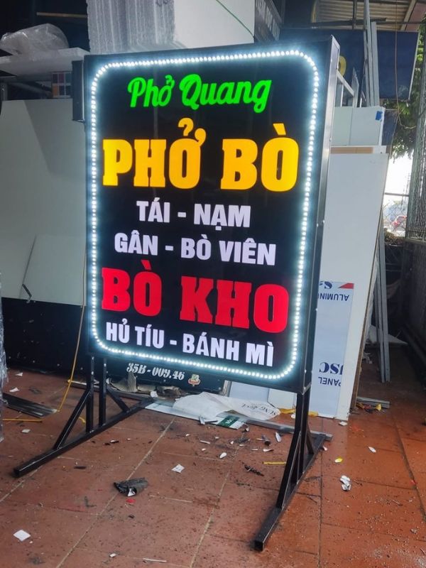 Biển vẫy led đứng full màu