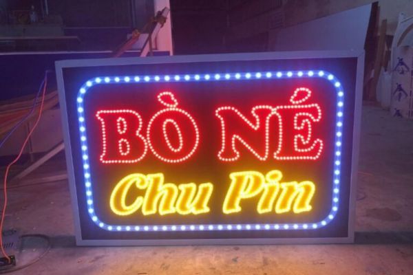 Biển vẫy led Bò né Chu Pin