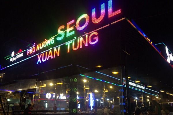 Biển vẫy led mica hút nổi quán Phố Nướng