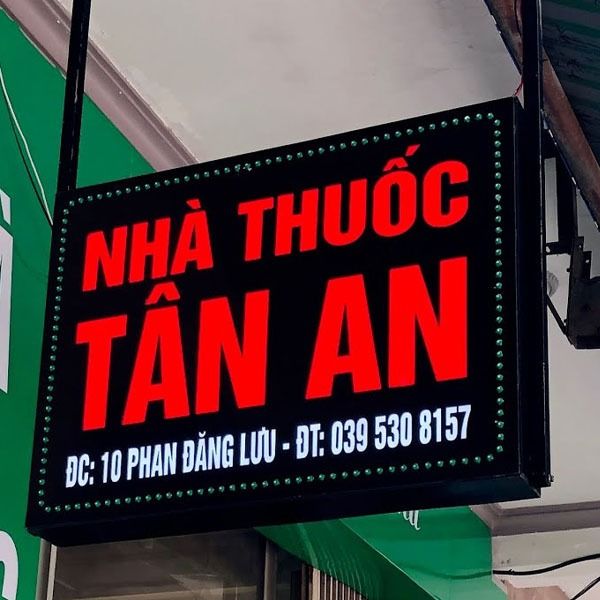 Thi c&ocirc;ng biển vẫy nh&agrave; thuốc t&acirc;y đ&egrave;n LED T&acirc;n An