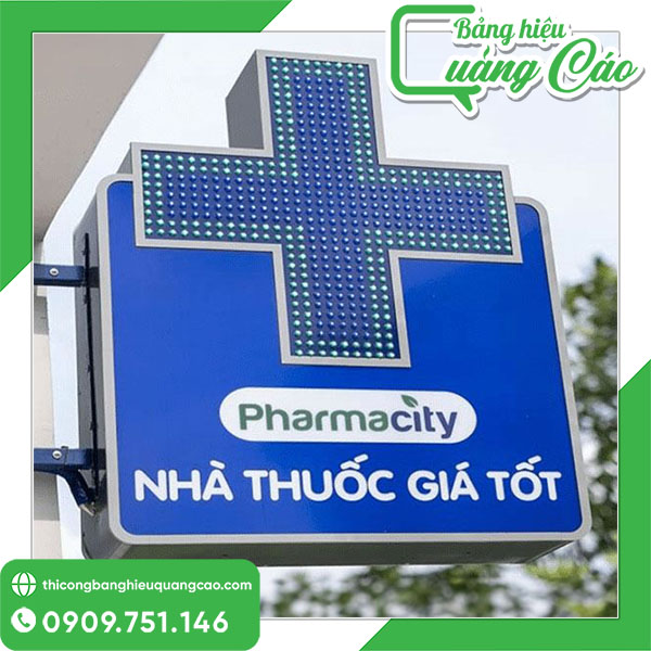 Biển vẫy nh&agrave; thuốc t&acirc;y Pharmacity chuẩn