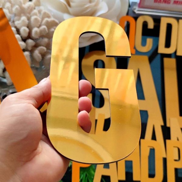 Thi công chữ nổi alu gương vàng giá rẻ
