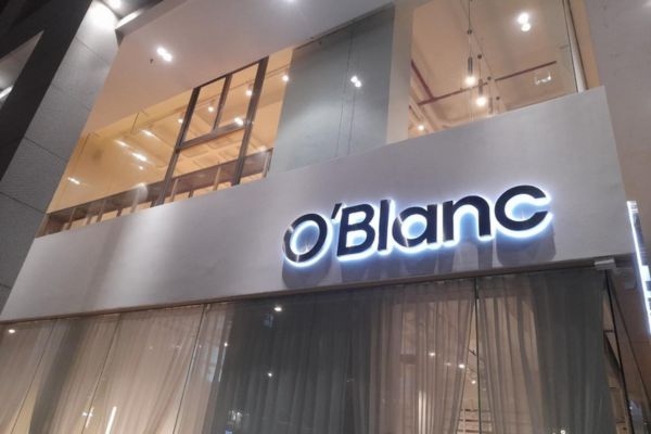 Chữ nổi inox xước sáng chân O'Blance