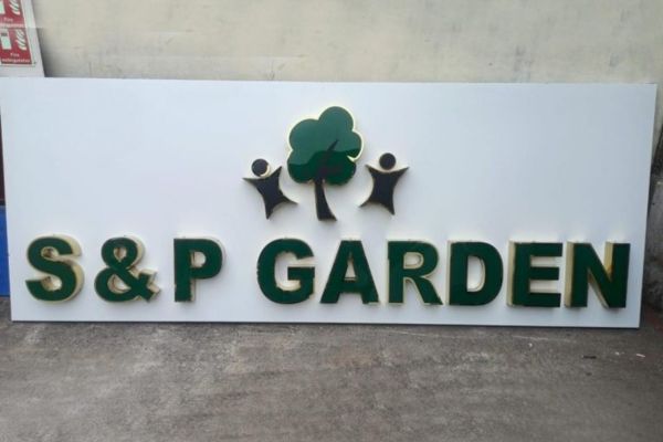 Bảng hiệu chữ nổi mica viên inox S&P Garden