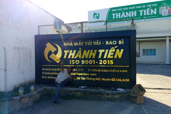 Thi công bảng hiệu chữ nổi nhà máy Thành Tiến