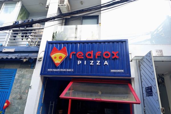 L&agrave;m bảng hiệu Pizza Redfox tại quận T&acirc;n B&igrave;nh