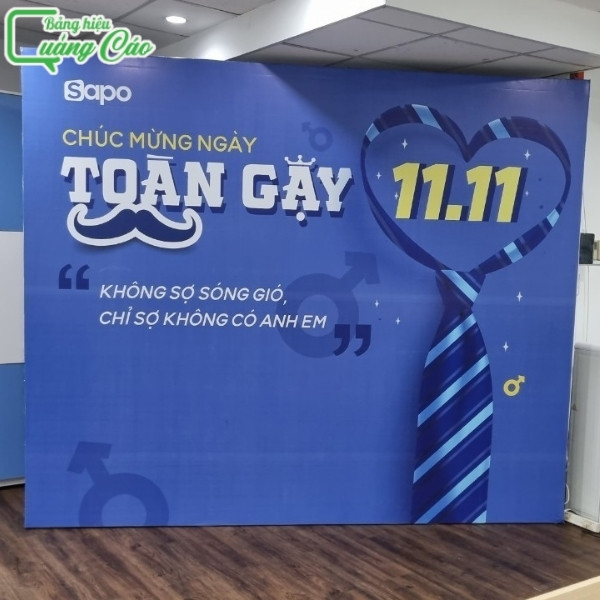 Mẫu backdrop chúc mừng ngày 11.11 của công ty Sapo tại quận 4