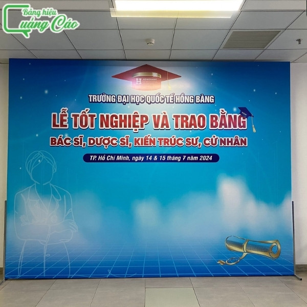Backdrop lễ tốt nghiệp và trao bằng của trường đại học quốc tế Hồng Bàng tại quận 4