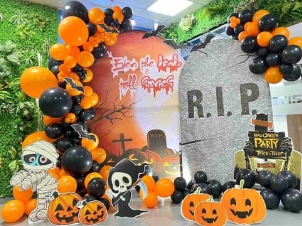 Mẫu thiết kế backdrop Halloween tại quán