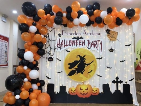 Mẫu thiết kế backdrop Halloween tại cửa hàng