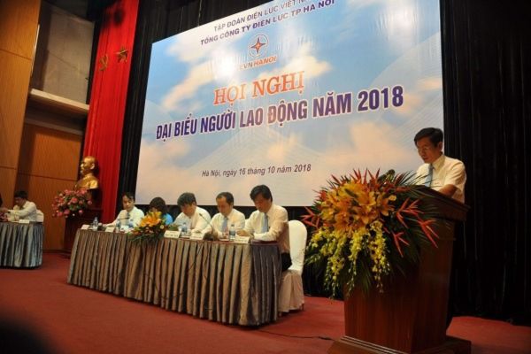 Thi công backdrop hội nghị đại biểu người lao động