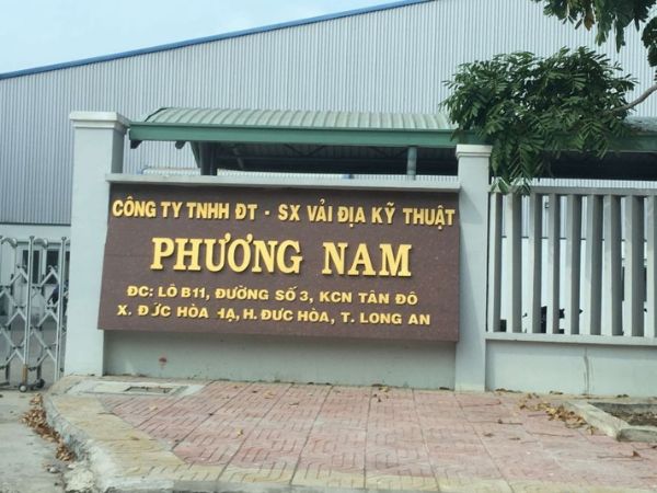 Thi công bảng hiệu đá hoa cương xương sản xuất vải Phương Nam