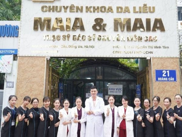 Bảng hiệu phòng khám da liễu Maia & Maia