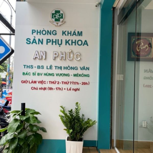Chữ dán tường bảng hiệu phòng khám sản phụ khoa